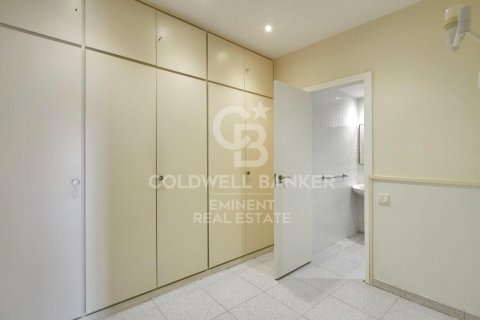 Apartment for rent in Barcelona, Spain 5 bedrooms, 250 sq.m. No. 160454 - photo 19