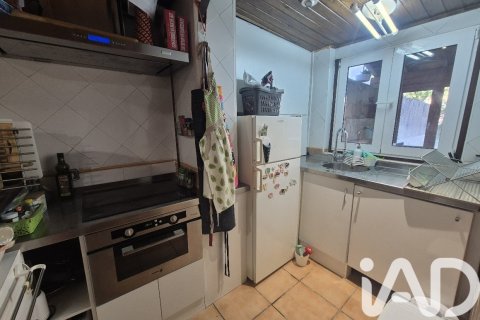 Townhouse for sale in Monterrubio de Armuna, Salamanca, Spain 5 bedrooms, 267 sq.m. No. 172641 - photo 9