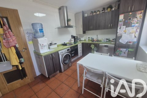 Townhouse for sale in Monterrubio de Armuna, Salamanca, Spain 5 bedrooms, 267 sq.m. No. 172641 - photo 19