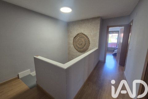 Townhouse for sale in Monterrubio de Armuna, Salamanca, Spain 5 bedrooms, 267 sq.m. No. 172641 - photo 28