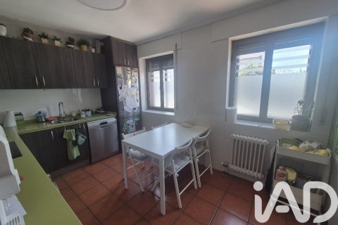 Townhouse for sale in Monterrubio de Armuna, Salamanca, Spain 5 bedrooms, 267 sq.m. No. 172641 - photo 16