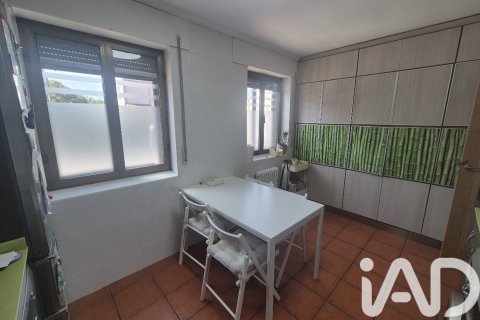 Townhouse for sale in Monterrubio de Armuna, Salamanca, Spain 5 bedrooms, 267 sq.m. No. 172641 - photo 17