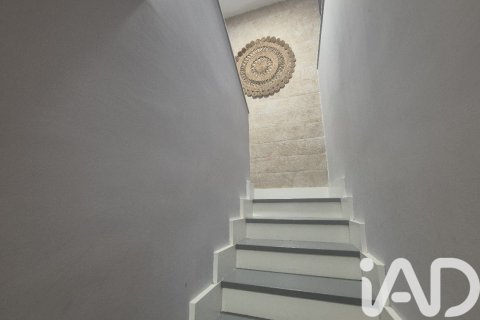 Townhouse for sale in Monterrubio de Armuna, Salamanca, Spain 5 bedrooms, 267 sq.m. No. 172641 - photo 30