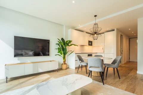 Продажа квартиры Мадрид, Испания 2 спальни, 95м2 №108131 - фото 9