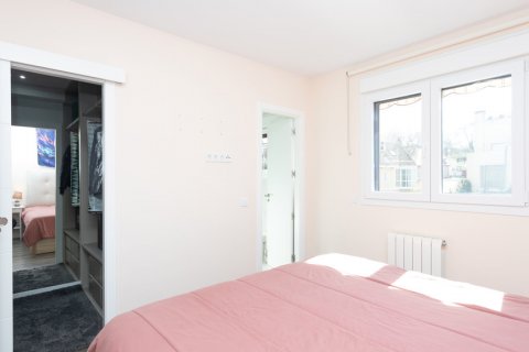Apartment for sale Madrid, Spain 4 bedrooms, 145 sq.m. No. 108132 - photo 12