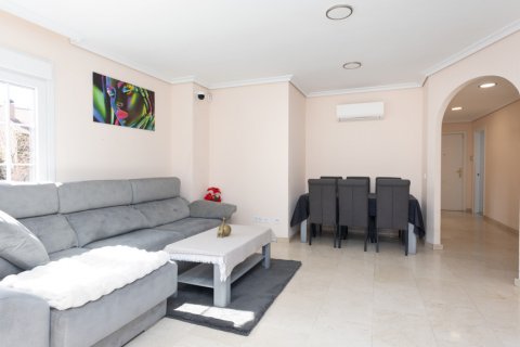Apartment for sale Madrid, Spain 4 bedrooms, 145 sq.m. No. 108132 - photo 4