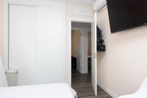 Apartment for sale Madrid, Spain 4 bedrooms, 145 sq.m. No. 108132 - photo 19