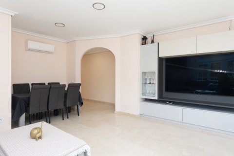 Apartment for sale Madrid, Spain 4 bedrooms, 145 sq.m. No. 108132 - photo 5