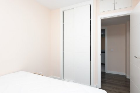 Apartment for sale Madrid, Spain 4 bedrooms, 145 sq.m. No. 108132 - photo 24