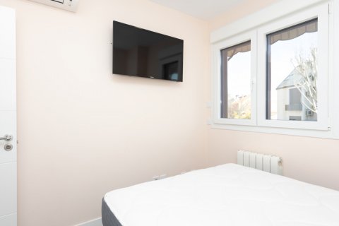 Apartment for sale Madrid, Spain 4 bedrooms, 145 sq.m. No. 108132 - photo 23