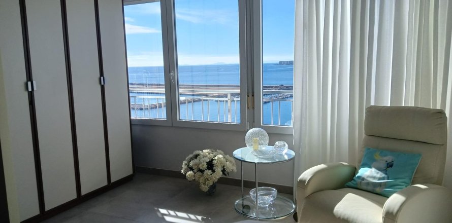 Apartamento en Torrevieja, Alicante, España 2 dormitorios, 100 m2 No. 146824