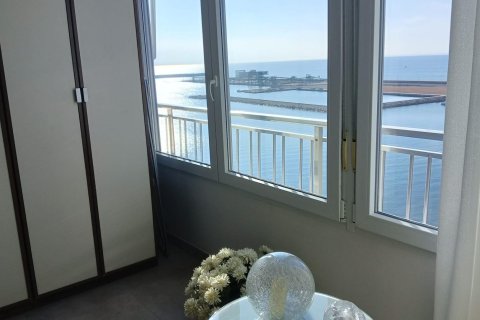 Apartamento en venta en Torrevieja, Alicante, España 2 dormitorios, 100 m2 No. 146824 - foto 2