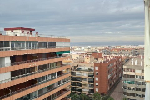 Apartamento en venta en Torrevieja, Alicante, España 2 dormitorios, 100 m2 No. 146824 - foto 4