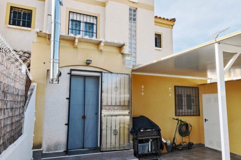 Kaupunkipientalo myytävänä Guardamar del Segura, Alicante, Espanja, 3 makuuhuonetta,  No. 146820 - kuva 16