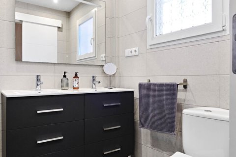 Kaupunkipientalo myytävänä Guardamar del Segura, Alicante, Espanja, 3 makuuhuonetta,  No. 146820 - kuva 19