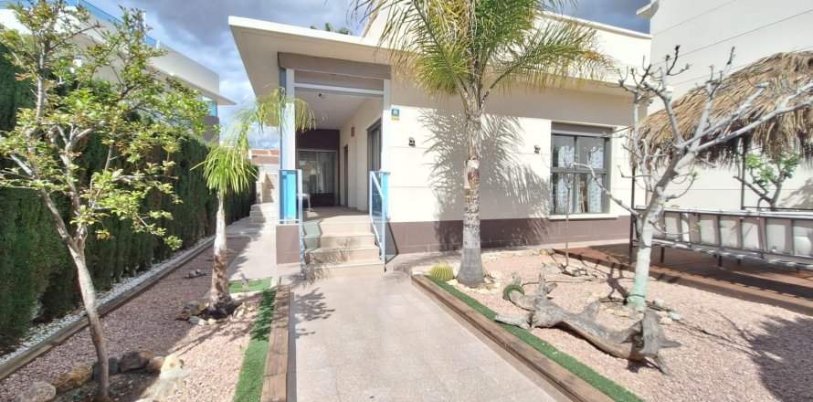 Dzīvoklis Benijofar, Alicante, Spānijā 1 istaba, 100 m2 Nr. 109477
