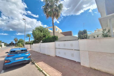 Dzīvoklis pārdošanā Benijofar, Alicante, Spānijā 1 istaba, 100 m2 Nr. 109477 - attēls 2