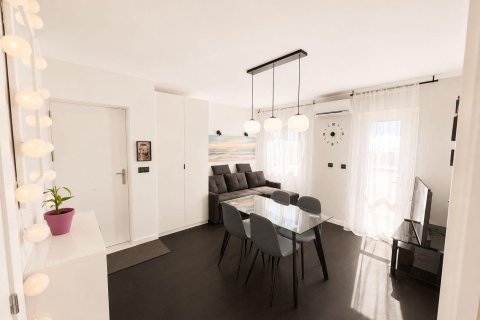Kamienica w Torrevieja, Alicante, Hiszpania 3 sypialnie, 82 mkw. nr 193372 – zdjęcie 4