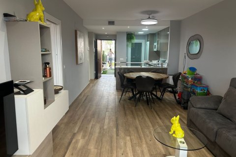 Apartamento en venta Alicante, España 2 dormitorios,  No. 137863 - foto 8