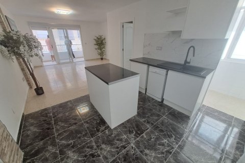 Apartamento en venta Torrevieja, Alicante, España 3 dormitorios, 118 m2 No. 137860 - foto 1