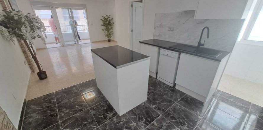 Apartamento Torrevieja, Alicante, España 3 dormitorios, 118 m2 No. 137860