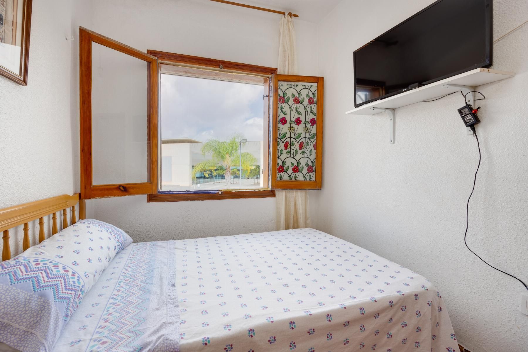 Bungalow en Torrevieja, Alicante, España 75 m2 No. 195173