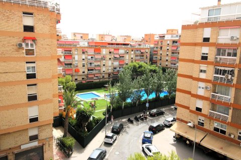 Apartment for sale in Alicante, Spain 2 bedrooms, 75 sq.m. No. 195171 - photo 10