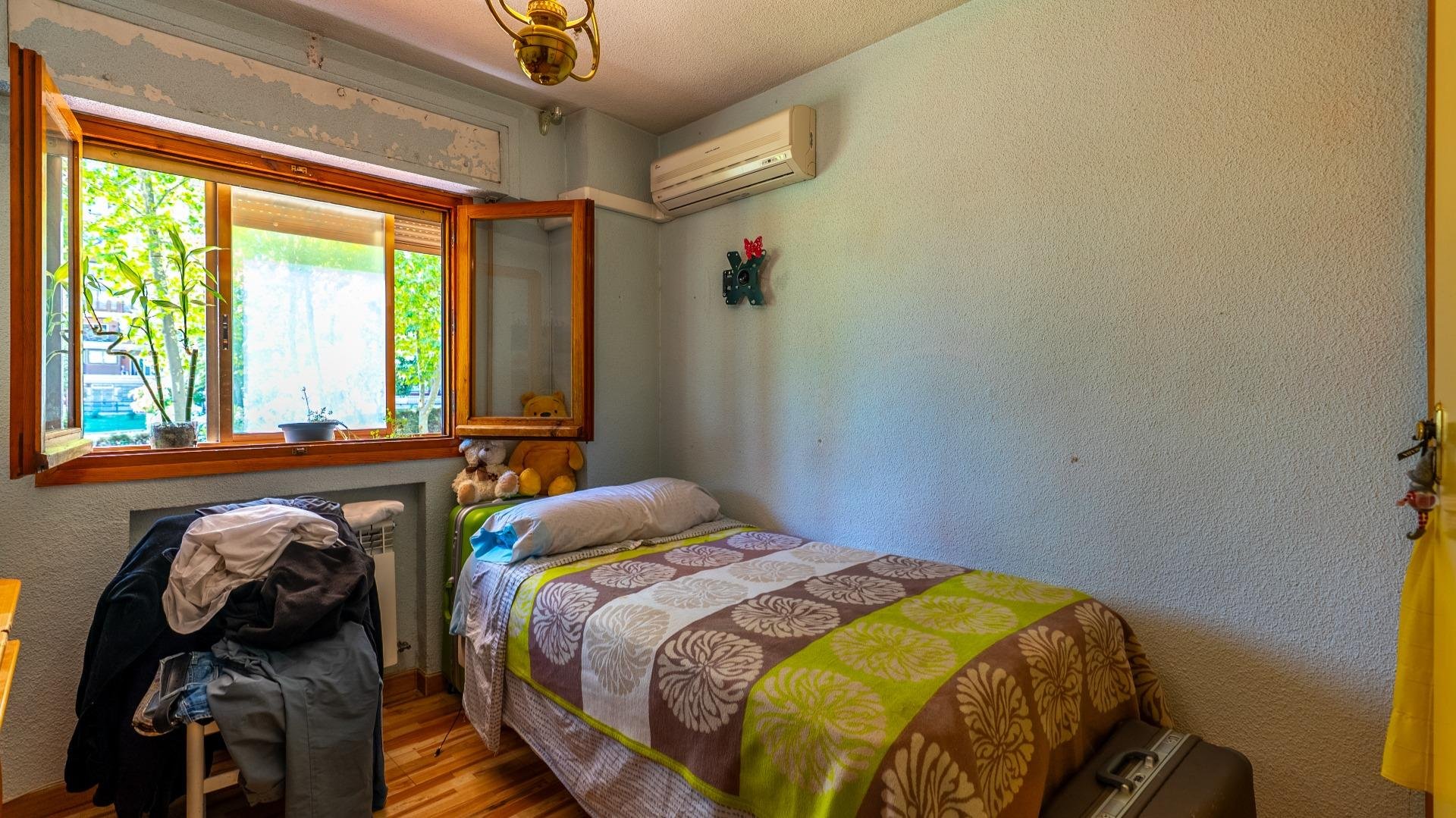 Apartment in Alcorcon, Madrid, Spain 3 bedrooms, 100 sq.m. No. 195168