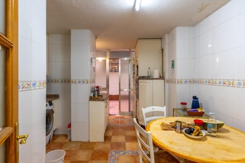 Apartment for sale in Alcorcon, Madrid, Spain 3 bedrooms, 100 sq.m. No. 195168 - photo 17