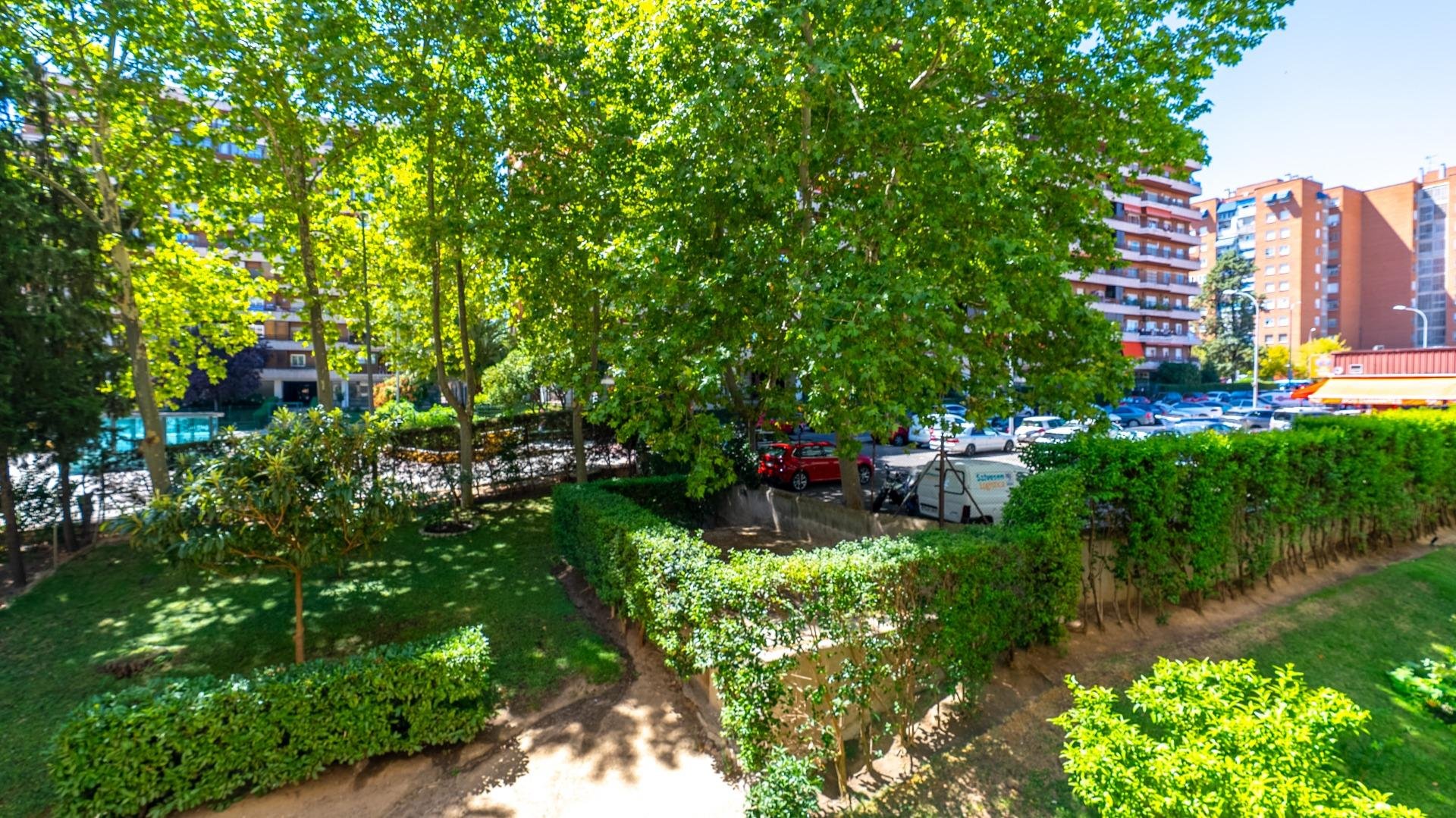 Apartment in Alcorcon, Madrid, Spain 3 bedrooms, 100 sq.m. No. 195168