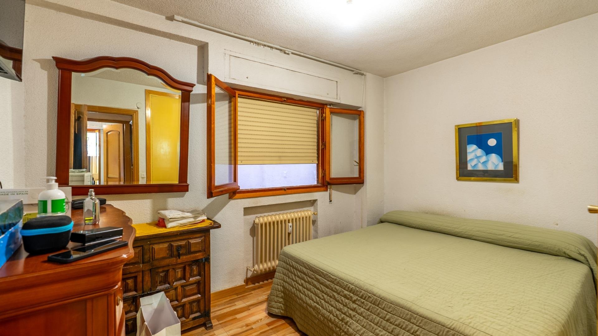 Apartment in Alcorcon, Madrid, Spain 3 bedrooms, 100 sq.m. No. 195168