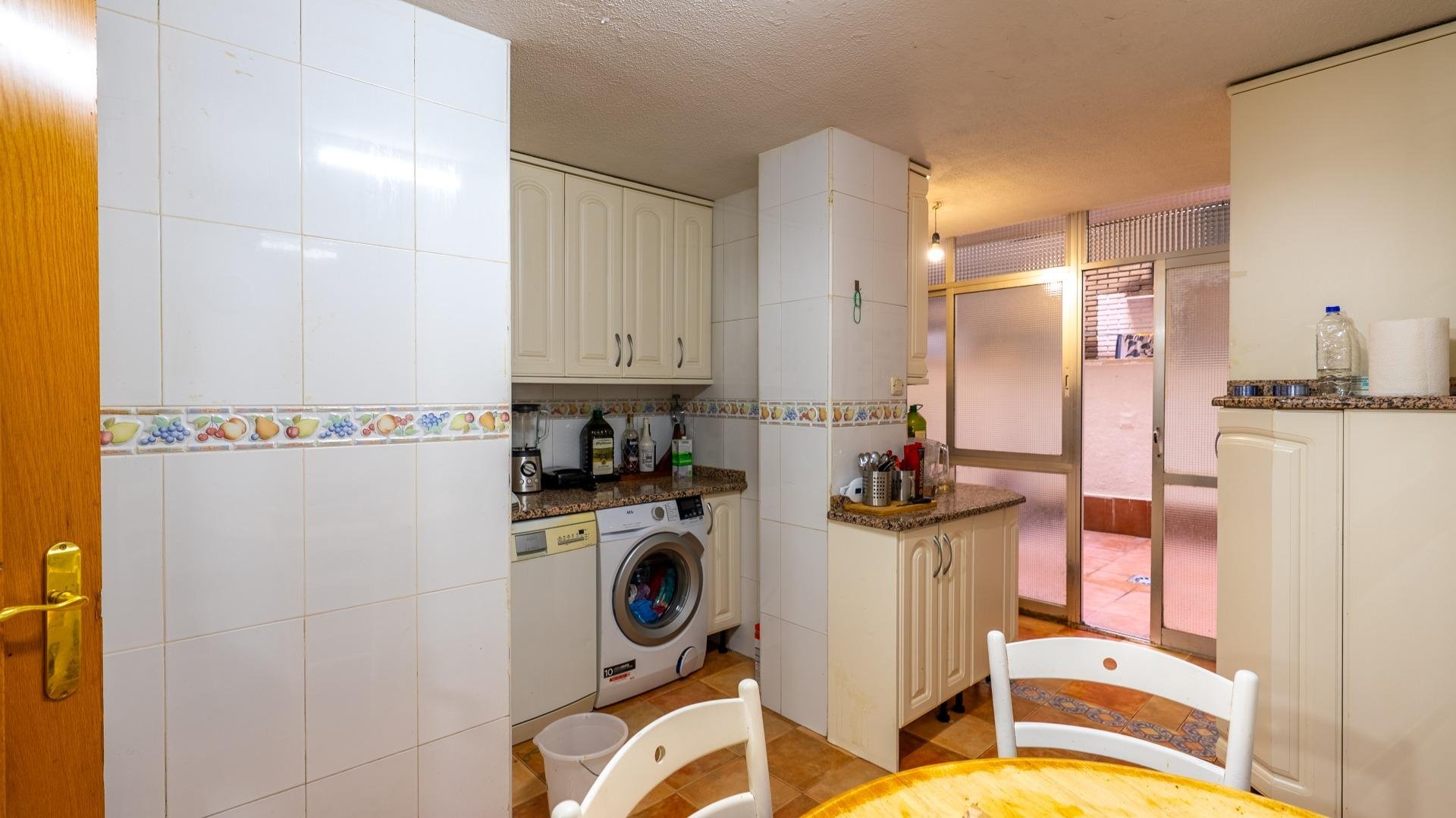 Apartment in Alcorcon, Madrid, Spain 3 bedrooms, 100 sq.m. No. 195168