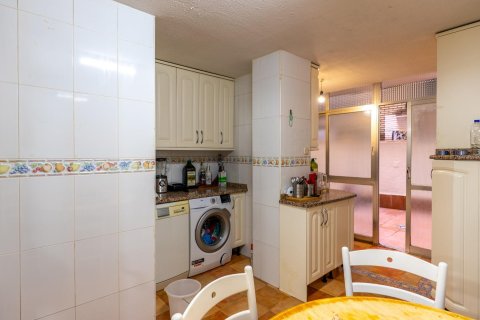 Apartment for sale in Alcorcon, Madrid, Spain 3 bedrooms, 100 sq.m. No. 195168 - photo 18