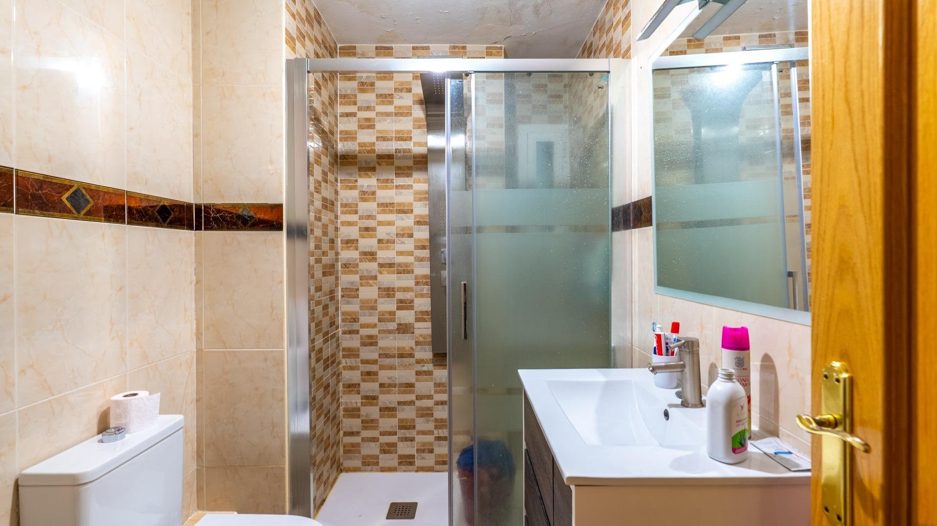 Apartment in Alcorcon, Madrid, Spain 3 bedrooms, 100 sq.m. No. 195168