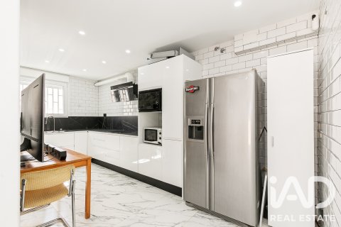 Продажа дома в Эль-Вендрель, Таррагона, Испания 6 спален, 227м2 №187700 - фото 7
