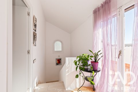 Продажа дома в Эль-Вендрель, Таррагона, Испания 6 спален, 227м2 №187700 - фото 27