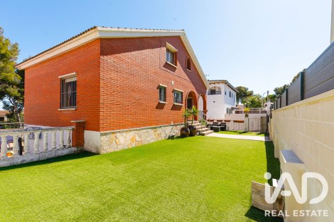 Продажа дома в Эль-Вендрель, Таррагона, Испания 6 спален, 227м2 №187700 - фото 2