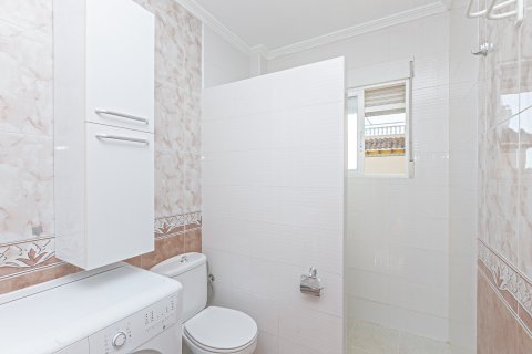Продажа таухауса в Плайя Фламенка II, Аликанте, Испания 3 спальни, 74м2 №189253 - фото 26
