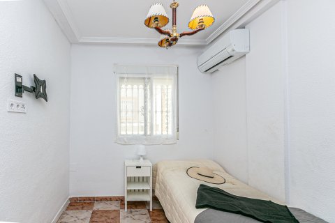 Продажа таухауса в Плайя Фламенка II, Аликанте, Испания 3 спальни, 74м2 №189253 - фото 16