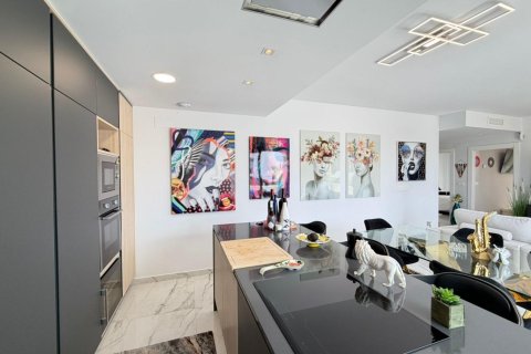 Huoneisto myytävänä La Florida, Alicante, Espanja, 3 makuuhuonetta, 270 m2 No. 189644 - kuva 5
