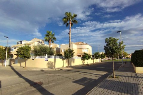 Huvila myytävänä Torrevieja, Alicante, Espanja, 6 makuuhuonetta, 338 m2 No. 137913 - kuva 26