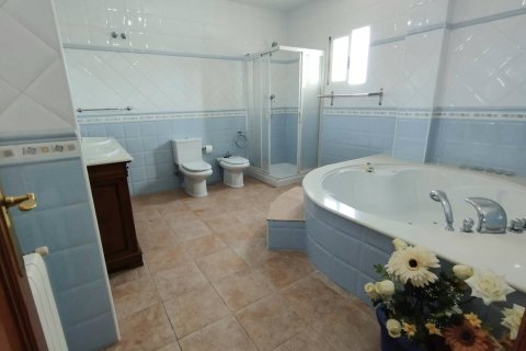 Huvila myytävänä Torrevieja, Alicante, Espanja, 6 makuuhuonetta, 338 m2 No. 137913 - kuva 18
