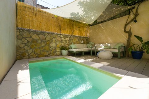 Casa adosada en venta Soller, Mallorca, España 4 dormitorios, 261 m2 No. 137526 - foto 1
