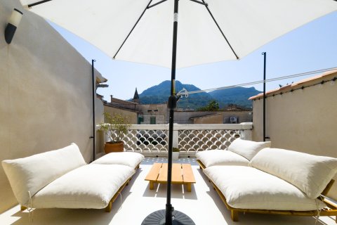 Casa adosada en venta Soller, Mallorca, España 4 dormitorios, 261 m2 No. 137526 - foto 2