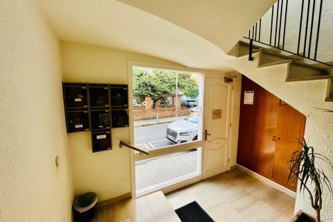 Apartamento en venta en Sabadell, Barcelona, España 4 dormitorios, 112 m2 No. 167102 - foto 3