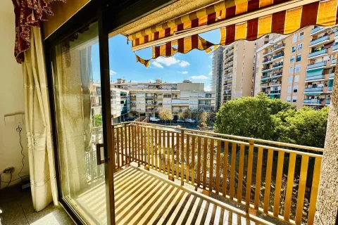 Apartamento en Sabadell, Barcelona, España 4 dormitorios, 112 m2 No. 167102