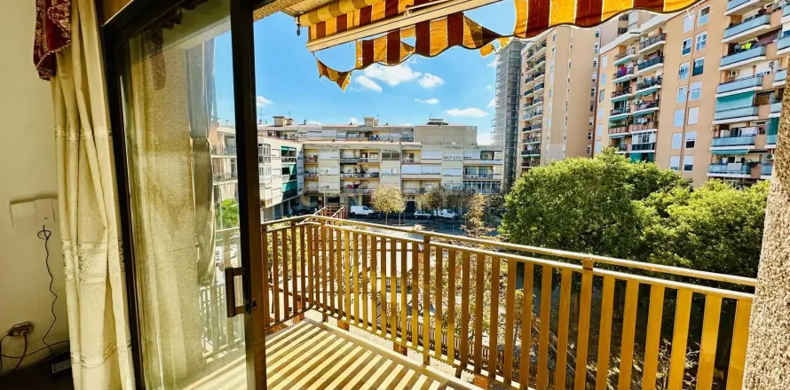 Apartamento en Sabadell, Barcelona, España 4 dormitorios, 112 m2 No. 167102