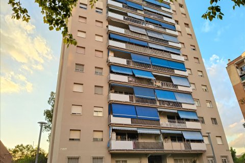 Apartament w Sabadell, Barcelona, Hiszpania 3 sypialnie, 99 mkw. nr 167099 – zdjęcie 3