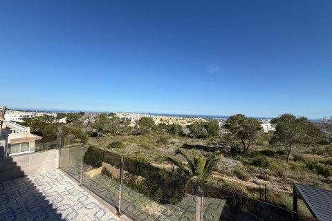 Villa en venta en Villamartin, Alicante, España 4 dormitorios, 341 m2 No. 166042 - foto 2