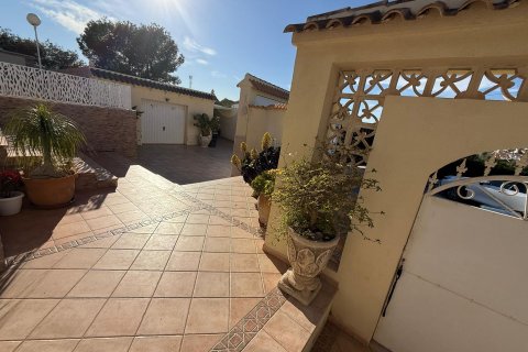 Villa en venta en Villamartin, Alicante, España 4 dormitorios, 341 m2 No. 166042 - foto 14